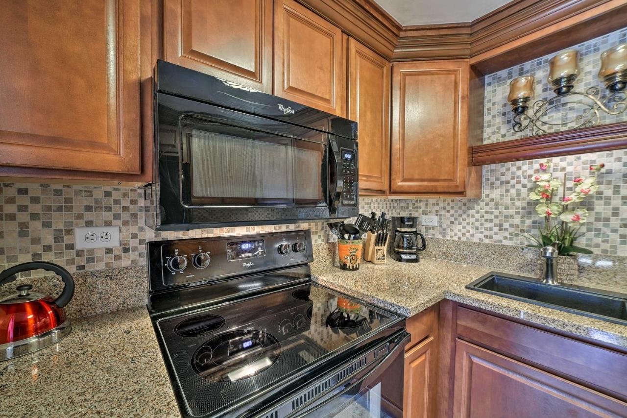 Downtown Air Conditioned Condo Walk To Beaches Kailua-Kona Exterior photo