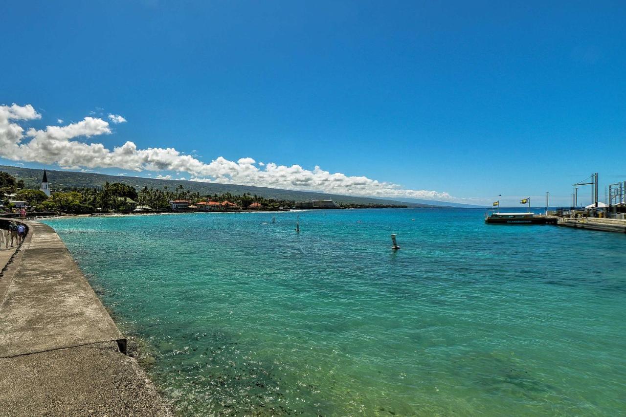 Downtown Air Conditioned Condo Walk To Beaches Kailua-Kona Exterior photo